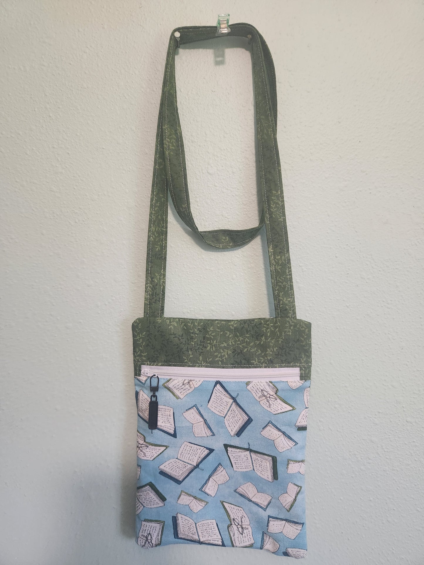 Bag - Crossbody, zipper